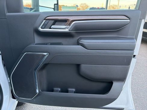 Used 2024 Chevrolet Silverado 2500 LT image 29