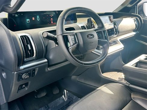 Used 2025 Ford Expedition Tremor image 9