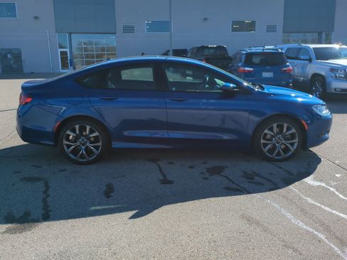 Used 2016 Chrysler 200 S image 9