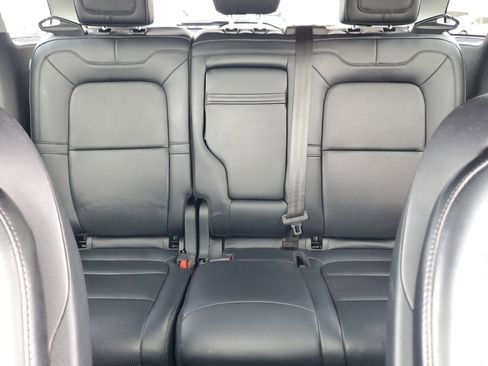 Used 2022 Lincoln Corsair AWD w/ Premium Package image 19