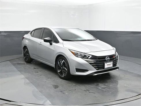 New 2025 Nissan Versa SR w/ Trunk Package image 22