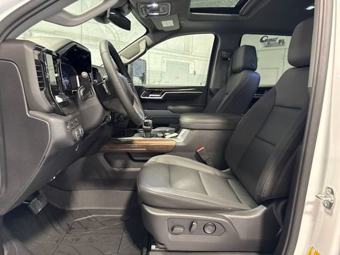New 2026 Chevrolet Silverado 1500 RST w/ Dark Appearance Package AWD/4WD image 28