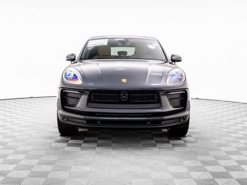Certified 2026 Porsche Macan AWD/4WD image 9
