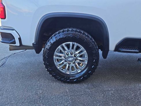 Used 2020 Chevrolet Silverado 2500 High Country w/ Technology Package image 14