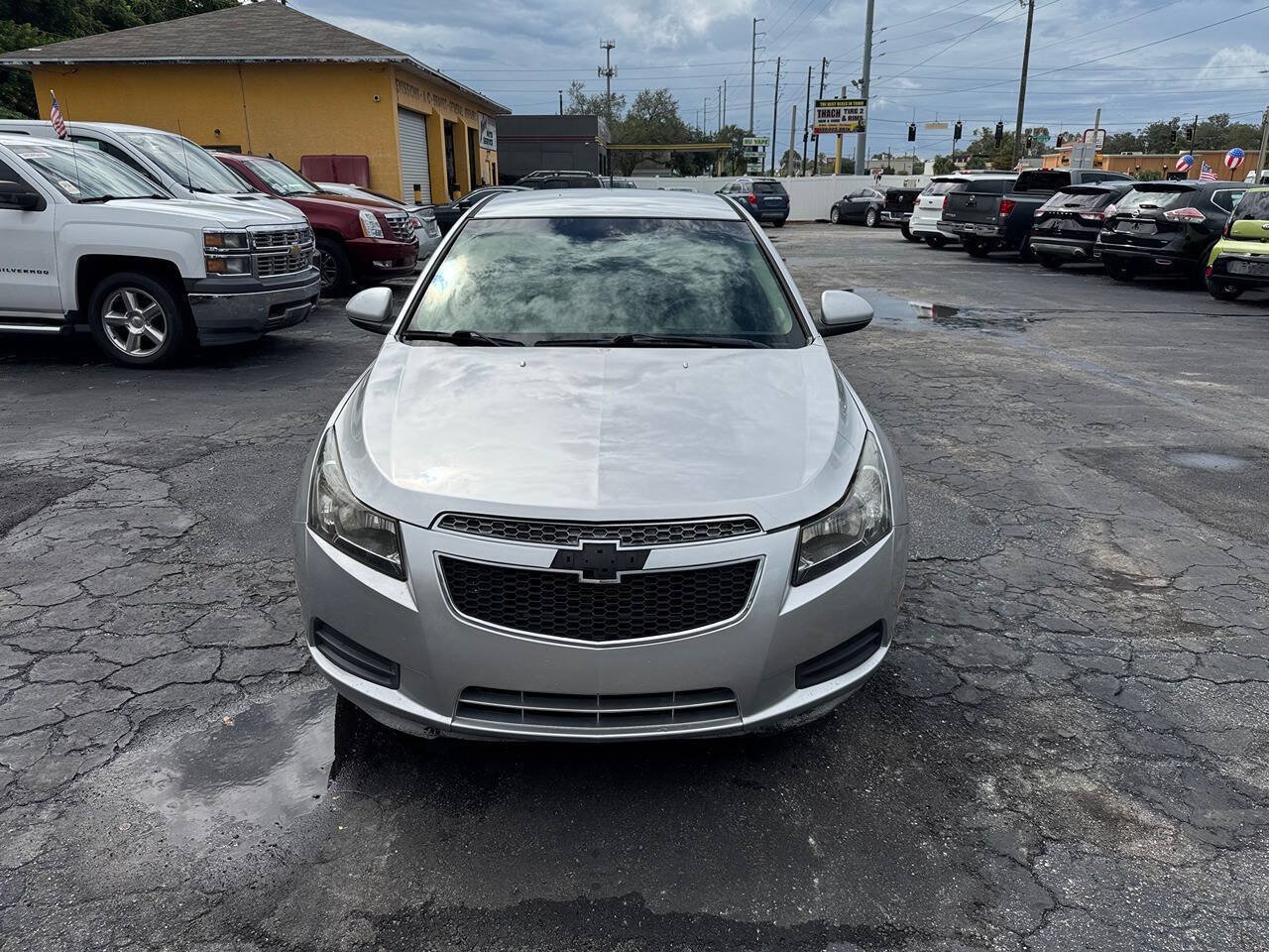 Used 2011 Chevrolet Cruze LTZ FWD image 3