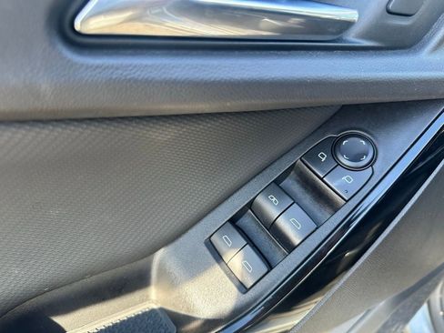 Used 2025 Chevrolet Equinox LT image 9