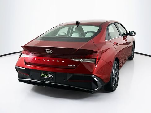 Used 2024 Hyundai Elantra Limited image 9