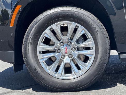 Used 2025 GMC Yukon Denali AWD/4WD image 39