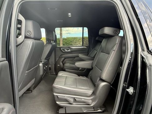 Certified 2024 Chevrolet Suburban RST w/ Luxury Package AWD/4WD image 12