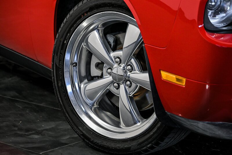 Used 2009 Dodge Challenger R/T RWD image 3