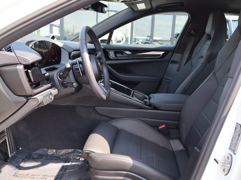 Used 2025 Porsche Panamera RWD image 11