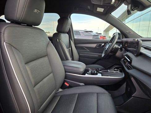 Used 2025 Buick Enclave Sport Touring image 30