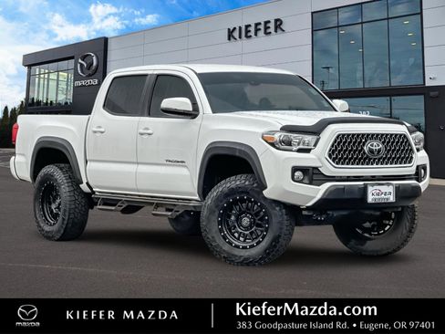 Used 2019 Toyota Tacoma TRD Off-Road image 1
