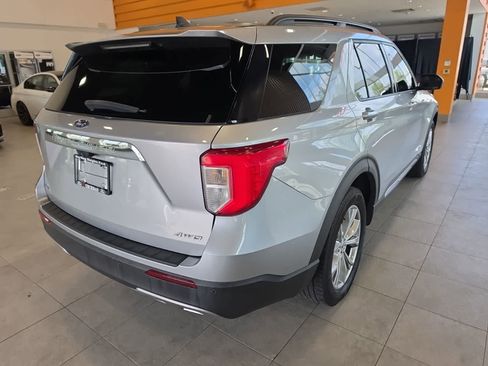 Used 2021 Ford Explorer XLT w/ Equipment Group 202A AWD/4WD image 8