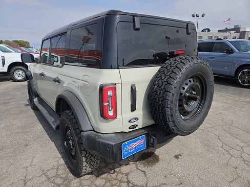 New 2026 Ford Bronco Outer Banks image 9