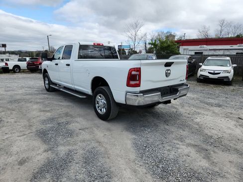 Used 2024 RAM 3500 Tradesman w/ Chrome Appearance Group image 3