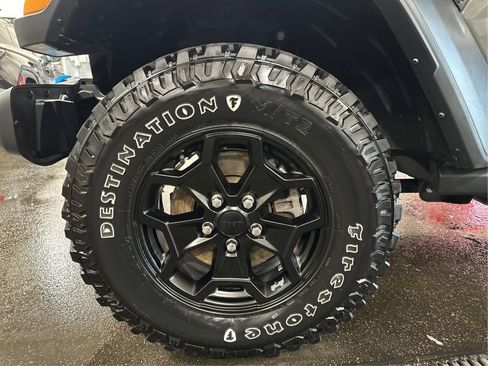 Used 2023 Jeep Wrangler Unlimited w/ Cold Weather Group AWD/4WD image 25