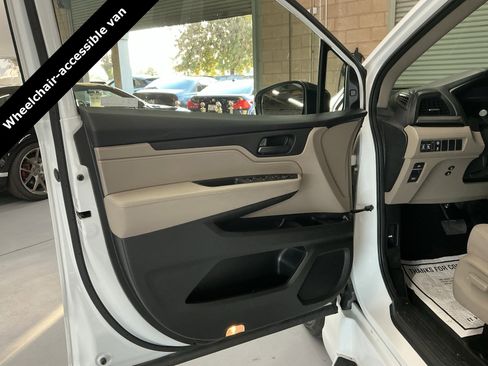 Used 2021 Honda Odyssey EX image 23