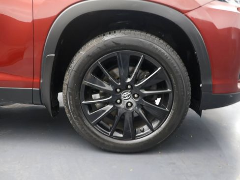 Used 2019 Toyota Highlander SE AWD/4WD image 39