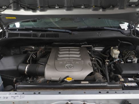 Used 2010 Toyota Sequoia SR5 AWD/4WD image 30