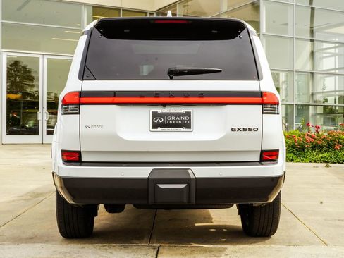 Used 2024 Lexus GX 550 w/ Accessory Package (31) AWD/4WD image 11