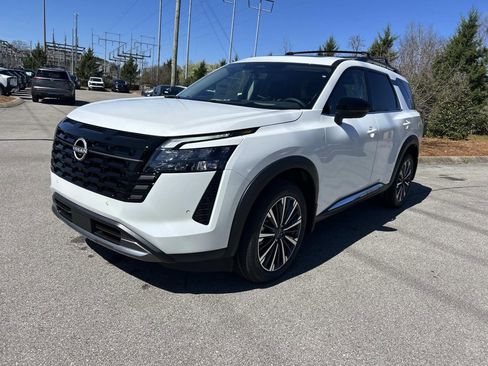 New 2026 Nissan Pathfinder Platinum AWD/4WD image 3