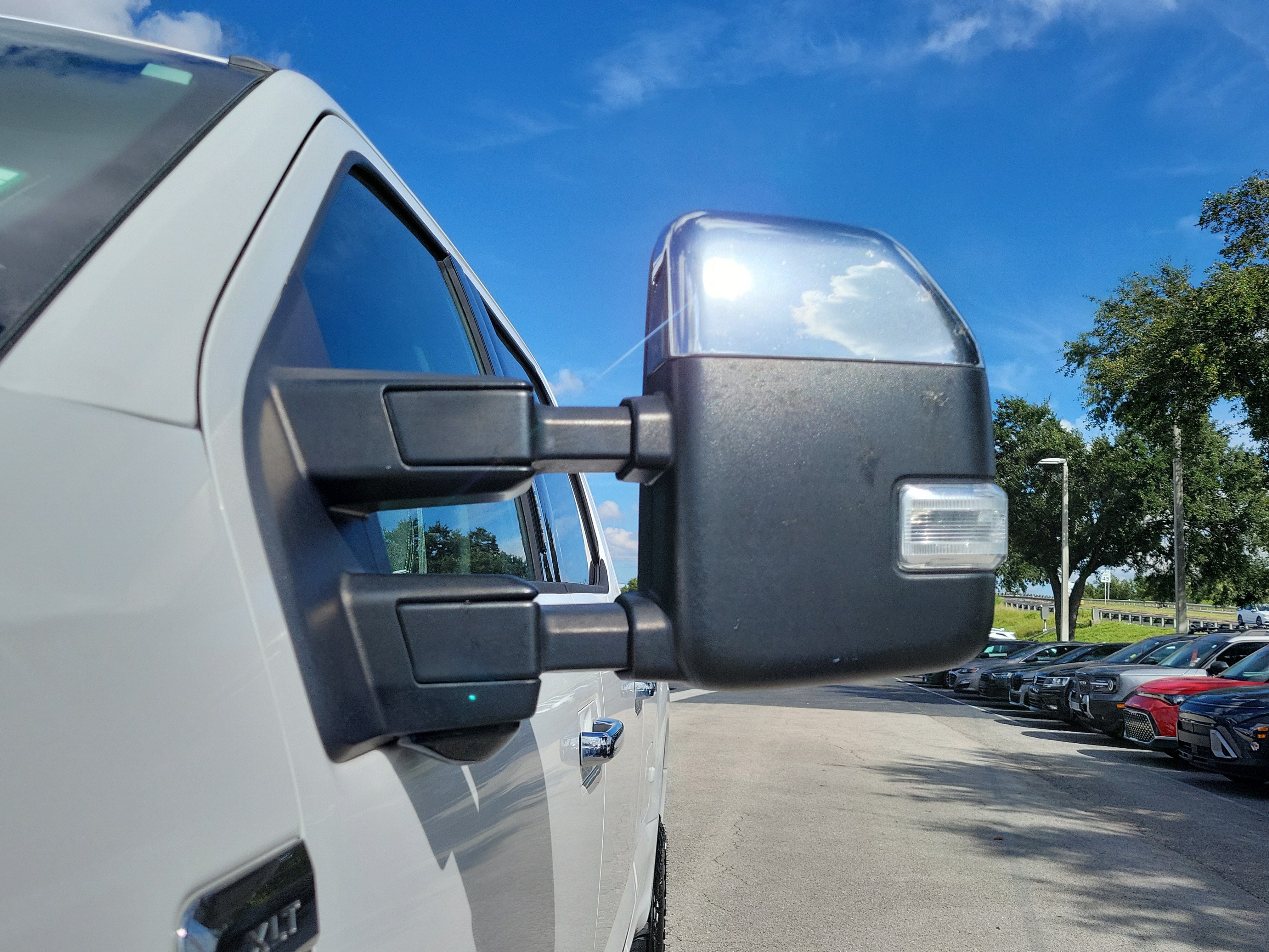 Used 2019 Ford F250 XLT w/ XLT Premium Package AWD/4WD image 4