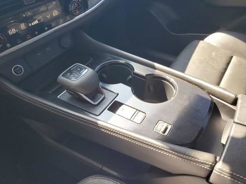 Used 2021 Nissan Rogue SL w/ Premium Package FWD image 18