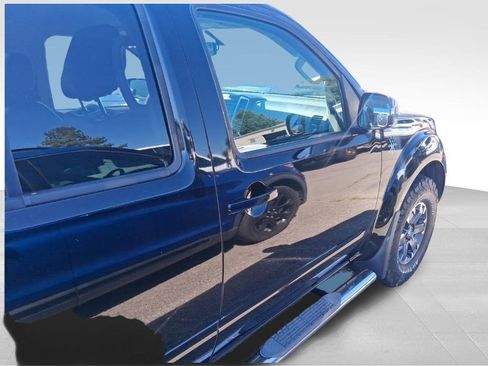 Used 2015 Nissan Frontier PRO-4X AWD/4WD image 13