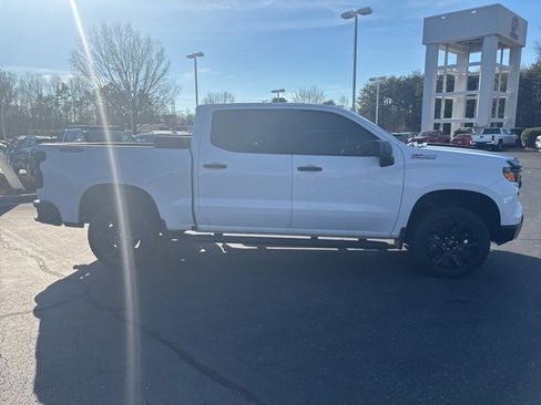 Used 2022 Chevrolet Silverado 1500 Custom Trail Boss w/ LPO, Dark Essentials Package image 5