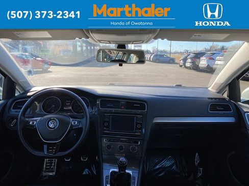 Used 2018 Volkswagen Golf Alltrack S image 22