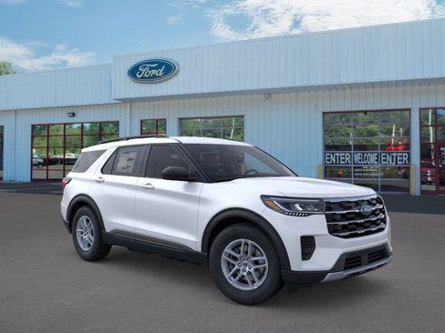 Used 2026 Ford Explorer Active image 7