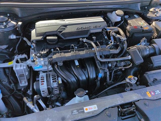 Used 2025 Hyundai Elantra Sport FWD image 28
