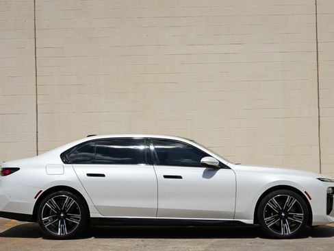 Used 2023 BMW 740i w/ Parking Assistance Package RWD image 59