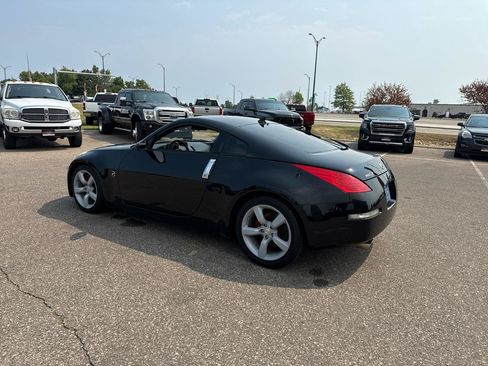 Used 2006 Nissan 350Z Coupe RWD image 3
