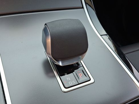 New 2026 Land Rover Range Rover Velar S AWD/4WD image 11