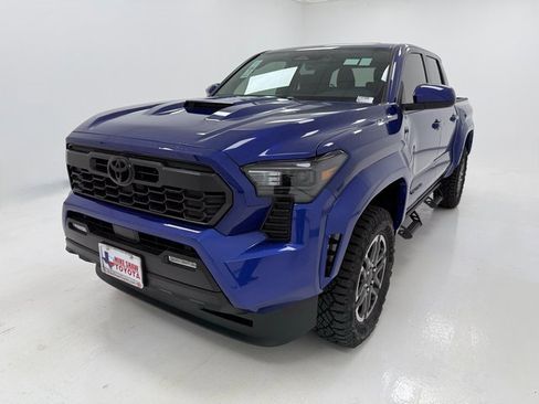 New 2025 Toyota Tacoma TRD Sport image 4