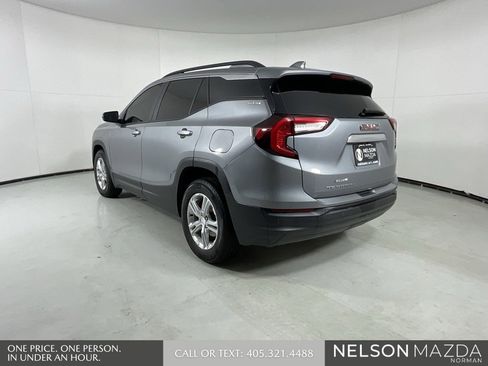 Used 2023 GMC Terrain SLE w/ Driver Convenience Package image 6