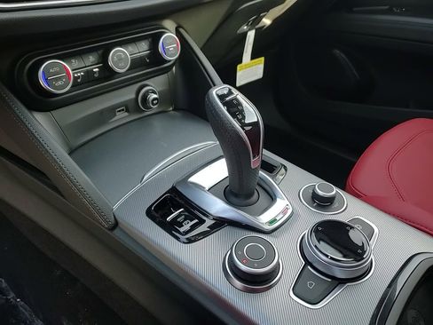 New 2025 Alfa Romeo Stelvio Sprint image 28