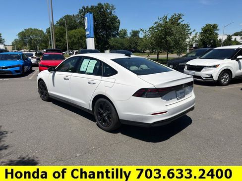 Certified 2025 Honda Accord SE image 5