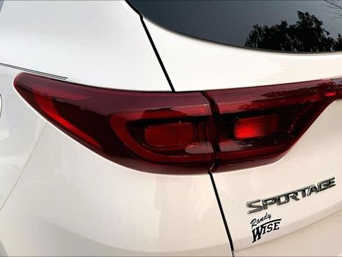 Used 2022 Kia Sportage EX AWD/4WD image 29