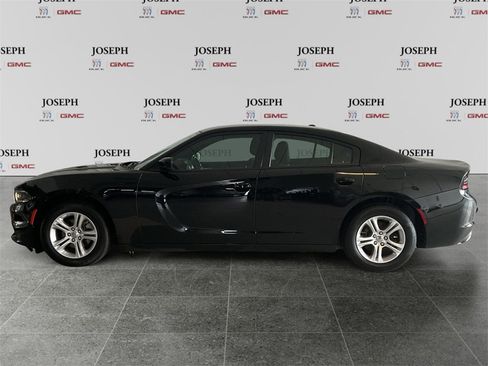 Used 2022 Dodge Charger SXT image 4