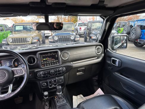 Used 2022 Jeep Wrangler Unlimited Sahara w/ Cold Weather Group image 34