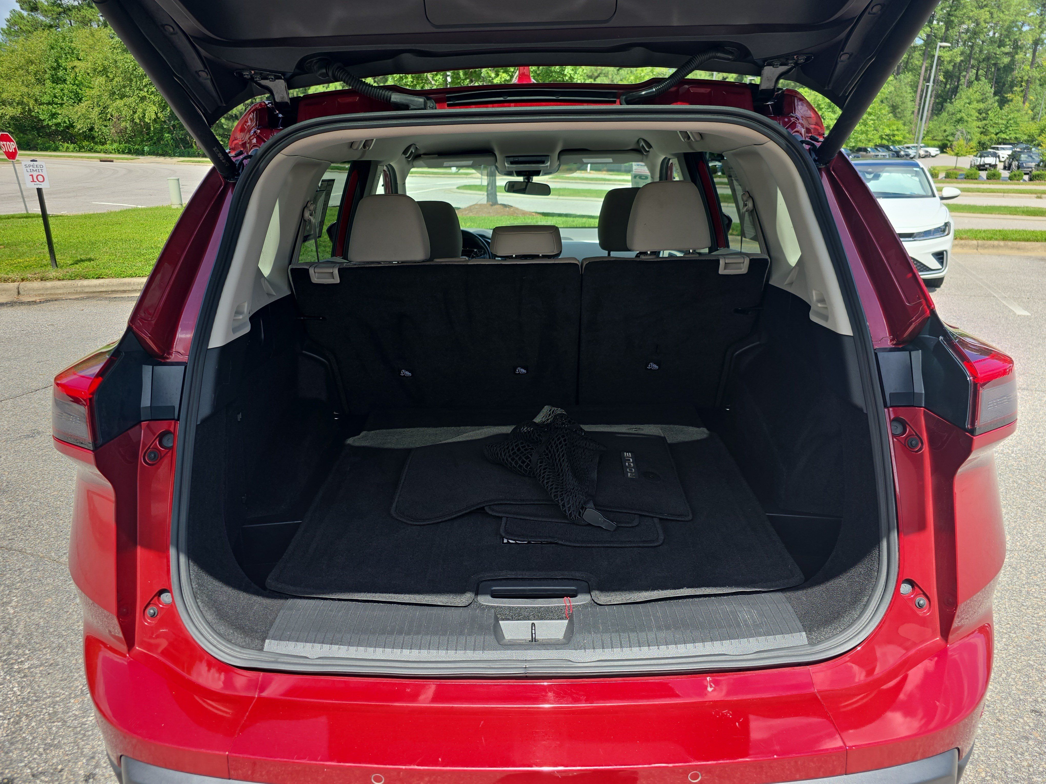 Used 2025 Nissan Rogue SV AWD/4WD image 12