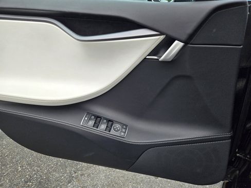 Used 2018 Tesla Model S 75D AWD/4WD image 25