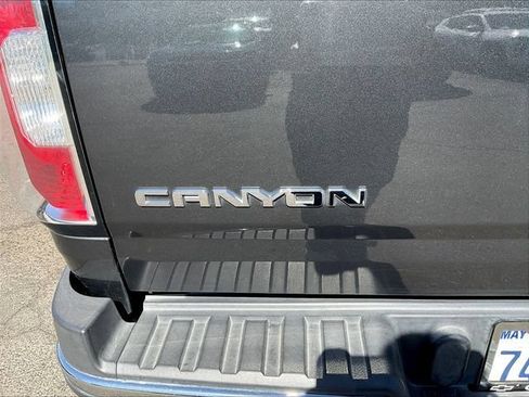 Certified 2016 GMC Canyon 2WD Crew Cab w/ Convenience Package image 27