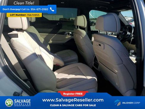 Used 2022 BMW X7 M50i image 15