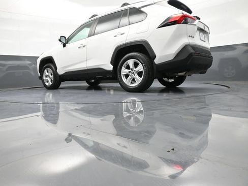 Used 2021 Toyota RAV4 XLE AWD/4WD image 30