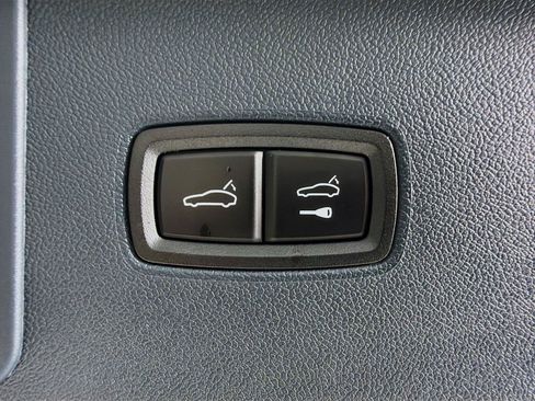 Certified 2022 Porsche Cayenne S Platinum AWD/4WD image 25