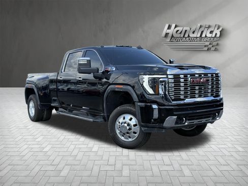 Used 2025 GMC Sierra 3500 Denali AWD/4WD image 2